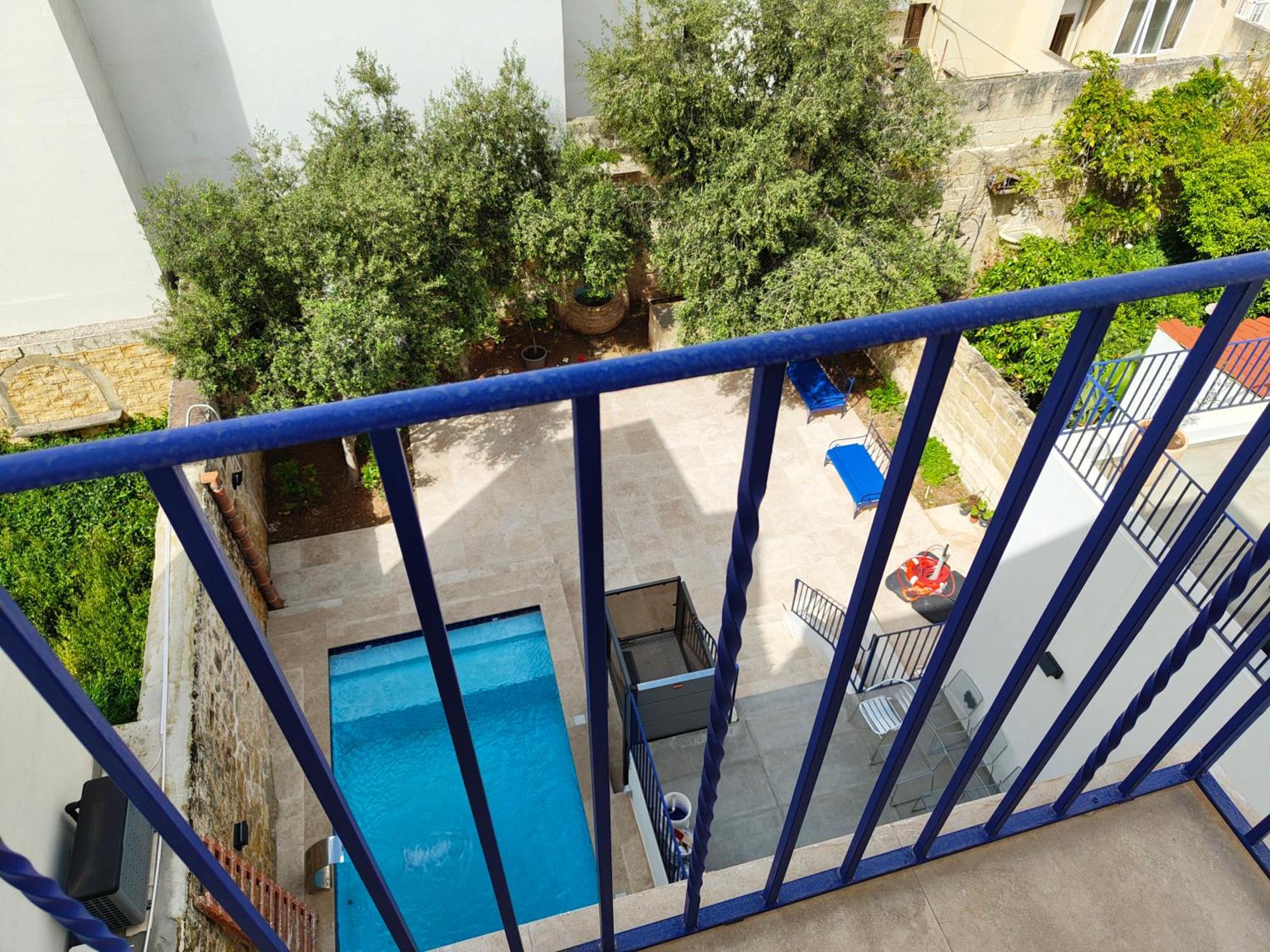 Alba Hotel 2*