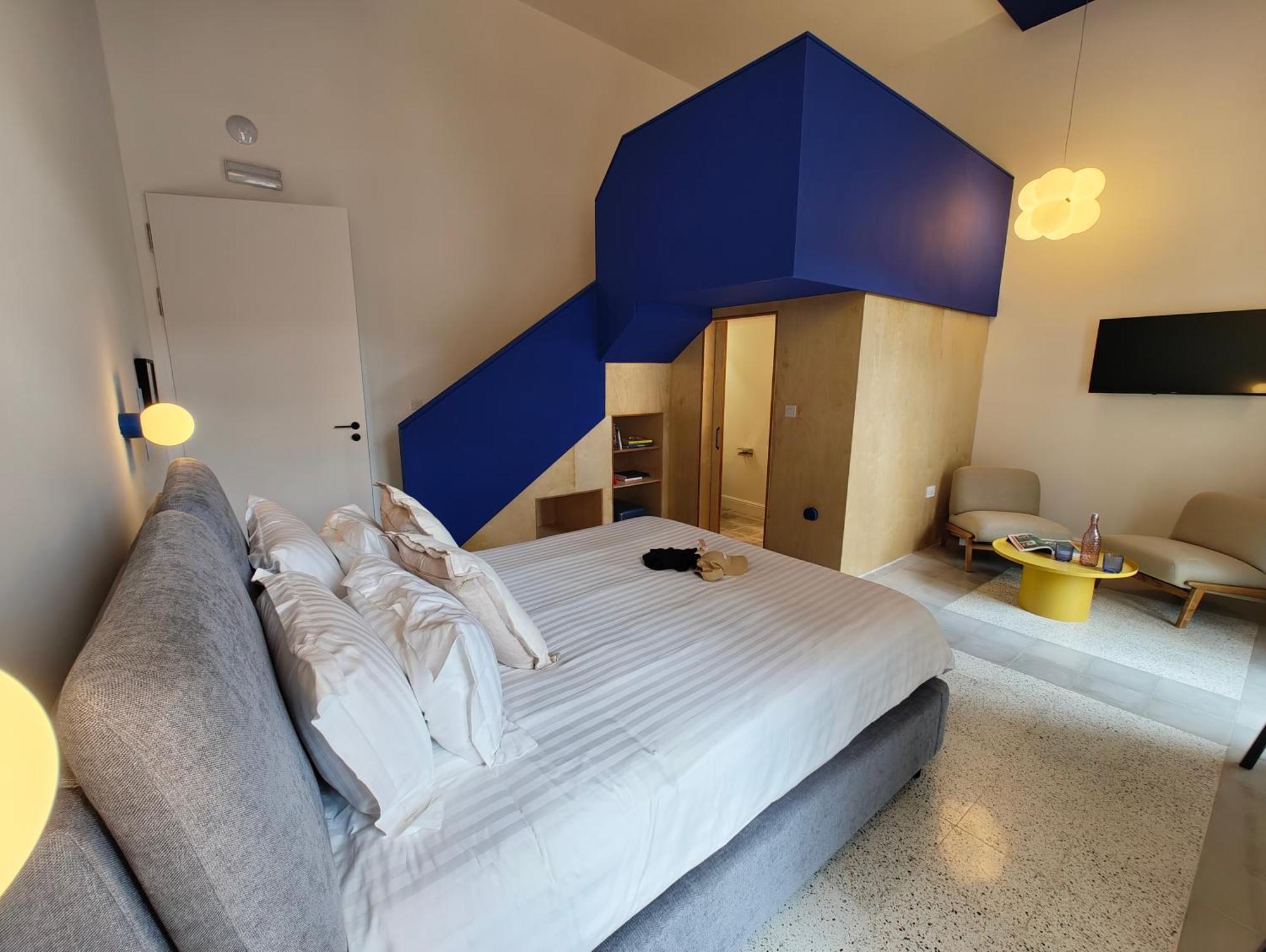 Alba Hotel 2*